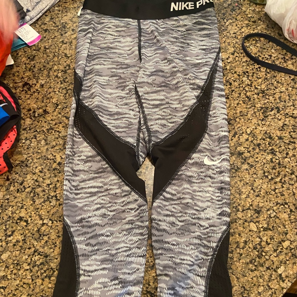 Nike pro capris small gray breathable